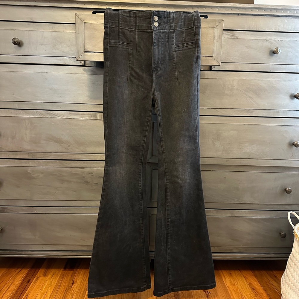 We the Free Jayde Flare Onyx 28